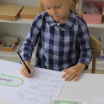 Дети 4,5-5 лет обучаются письму